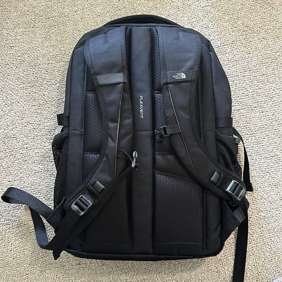 NWOT The North Face Pivoter Backpack - Picture 3 of 6